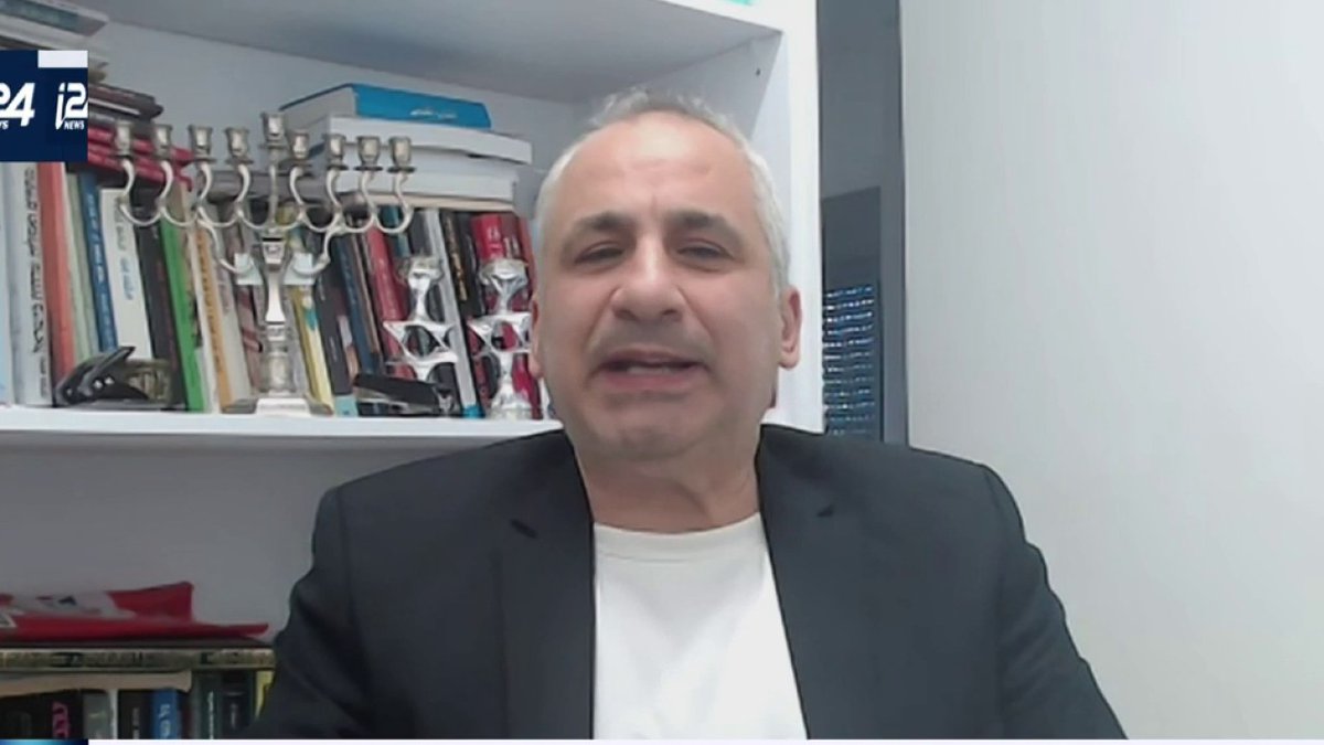 د. ايدي كوهين :"لدى الأتراك أطماع توسعية يريدون قتل الأكراد واحتلال سوريا وأكل الأخضر واليابس في الدول العربية .. ليس من مصلحتهم محاربة إسرائيل وعلاقتهم التجارية مع إسرائيل مستمرة" رابط الحلقة: #إسرائيل #افريقيا #تركيا #الصومال #أرض_الصومال #اثيوبيا