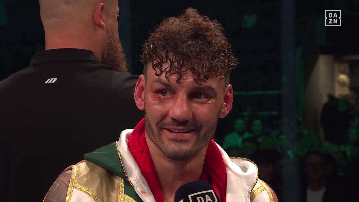 Immediate reaction from Leigh Wood in front of his home support at Motorpoint Arena Nottingham ❤️ #WoodWarrington2 | Live now on DAZN ▪️