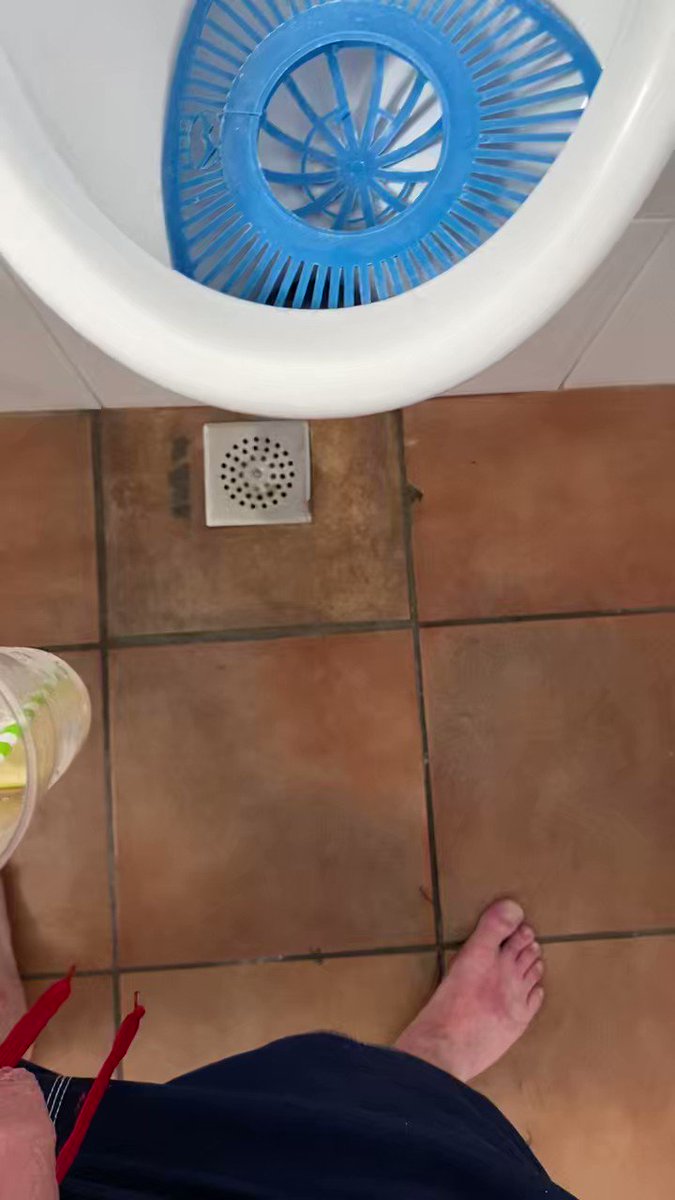 💛💛💦#gaypiss refill. With ice, lemon and a straw. #gaymaspalomas #playadelingles #gaygrancanaria #gaytoilet #gayurinal #pissdrink #pisspig