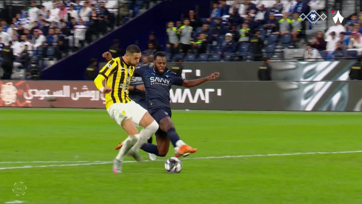 عصام عبدالفتاح لـ #في_المرمى: #الاتحاد حُرم من جزائية أمام #الهلال.. وكان يجب على تقنية الفيديو استدعاء الحكم 📺 شاهدوا الحلقة الكاملة من هنا: