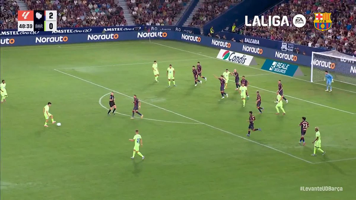 Pedri’s magic against Levante 🪄 #LaLigaHighlights