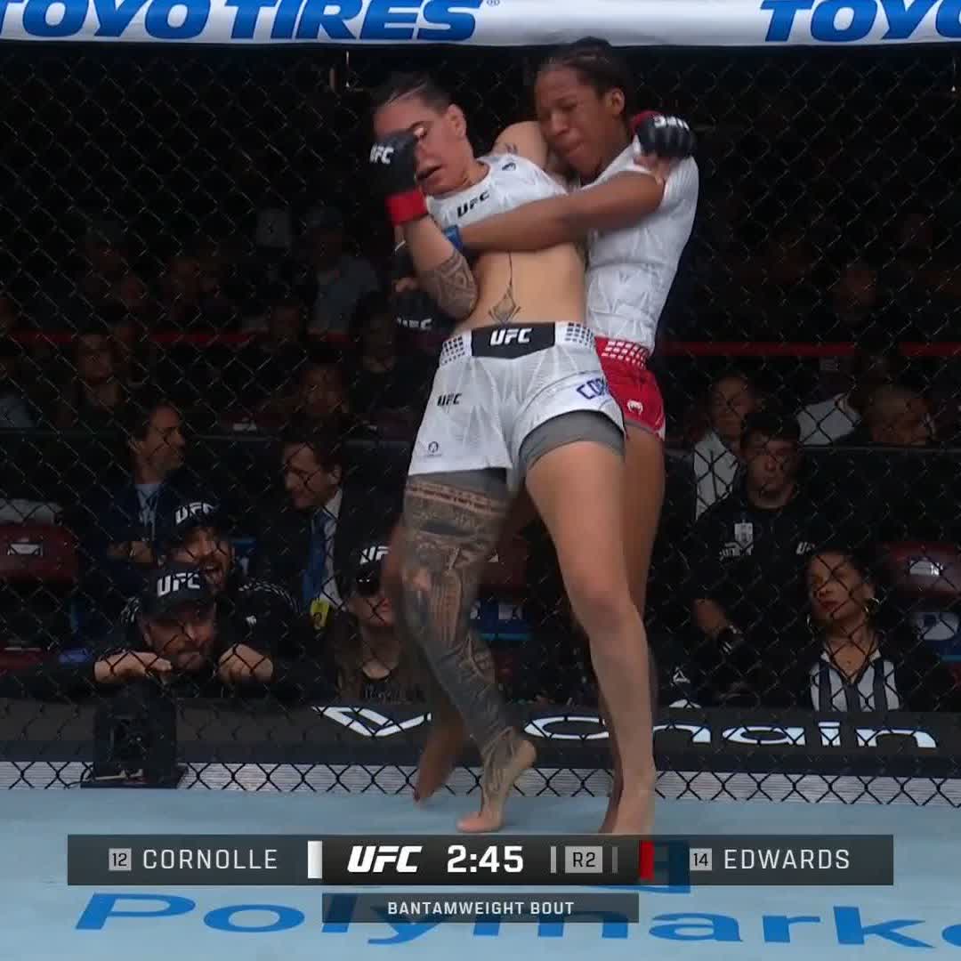 NNNNOOONNN 😭 Nora Cornolle s’incline face à Joselyne Edwards par étranglement arrière au deuxième round. 😥 #UFCHouston