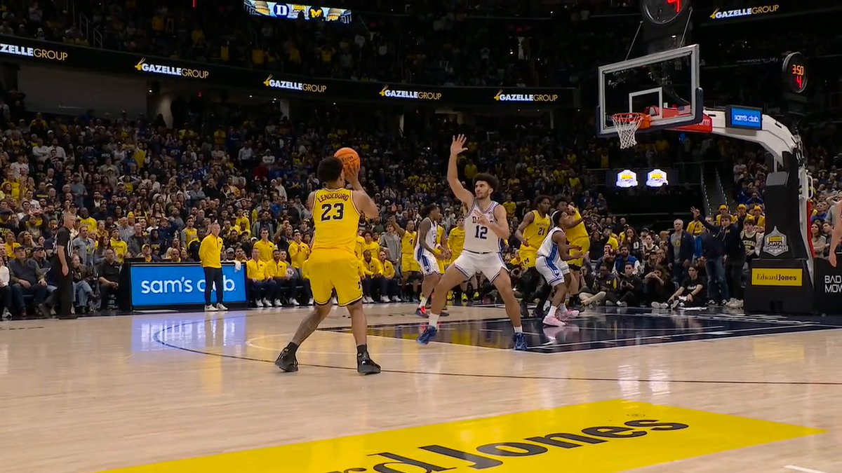 A CLOSE ONE IN D.C. 👀 Watch the finish of Michigan-Duke on ESPN and the ESPN App