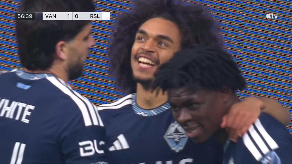 AZ starts the play. AZ finishes the play. 😏 Vancouver leads 1-0.