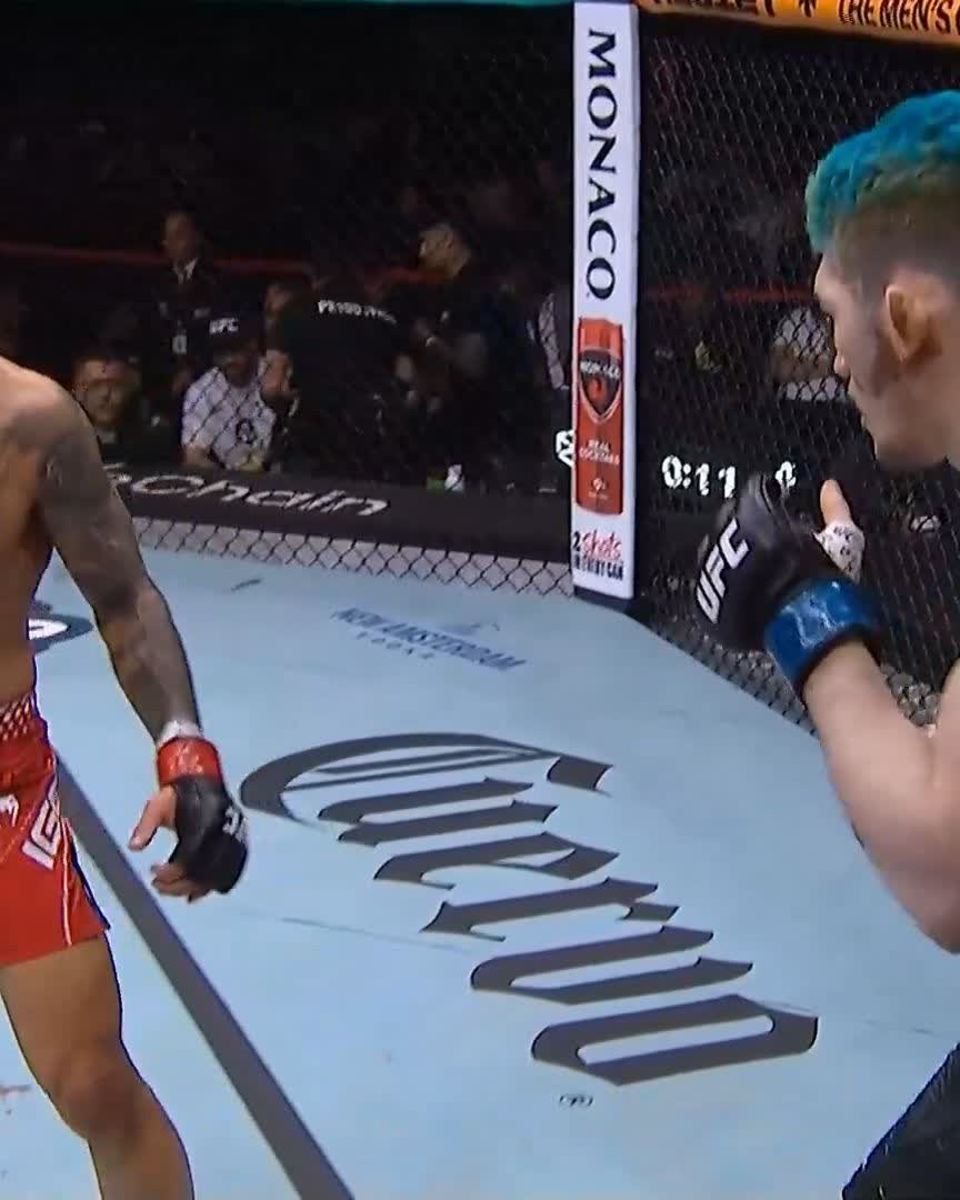 SPINNIN BACK KICK RIGHT TO THE FACE 🤯 𝙈𝙚𝙡𝙠 “𝐷𝑎𝑙𝑚𝑎𝑡𝑖𝑎𝑛” 𝘾𝙤𝙨𝙩𝙖 earns the biggest win of his career with that kick! [ #UFCHouston | LIVE NOW on @ParamountPlus ]