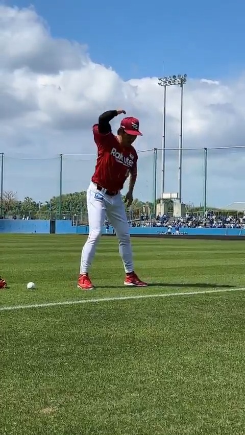 今日の先発は #前田健太選手！ マエケン体操からのキャッチボール⚾ このあと13:00試合開始です🔥 #タイヤはフジスプリングキャンプ2026 #RakutenEagles #強鷲革新