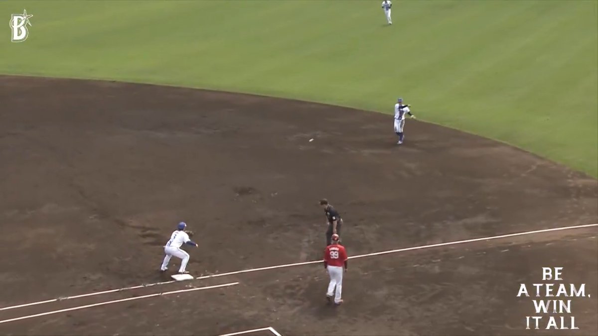 一二塁間への強烈な当たりにセカンド #京田陽太 選手が飛び込んで好捕！バットに続いて守備でも #藤浪晋太郎 選手を盛り立てる！👏👏👏 3回表 DB 2 - 1 E #ユニオンですからスタジアム宜野湾 #春季キャンプ #宜野湾キャンプ #baystars