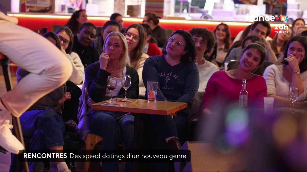 Pour tenter de trouver l’âme sœur, un nouveau type de rendez-vous est en train de voir le jour : "le pitch dating". Le concept ? Un de vos proches joue les intermédiaires et vous présente en public. #JT20h