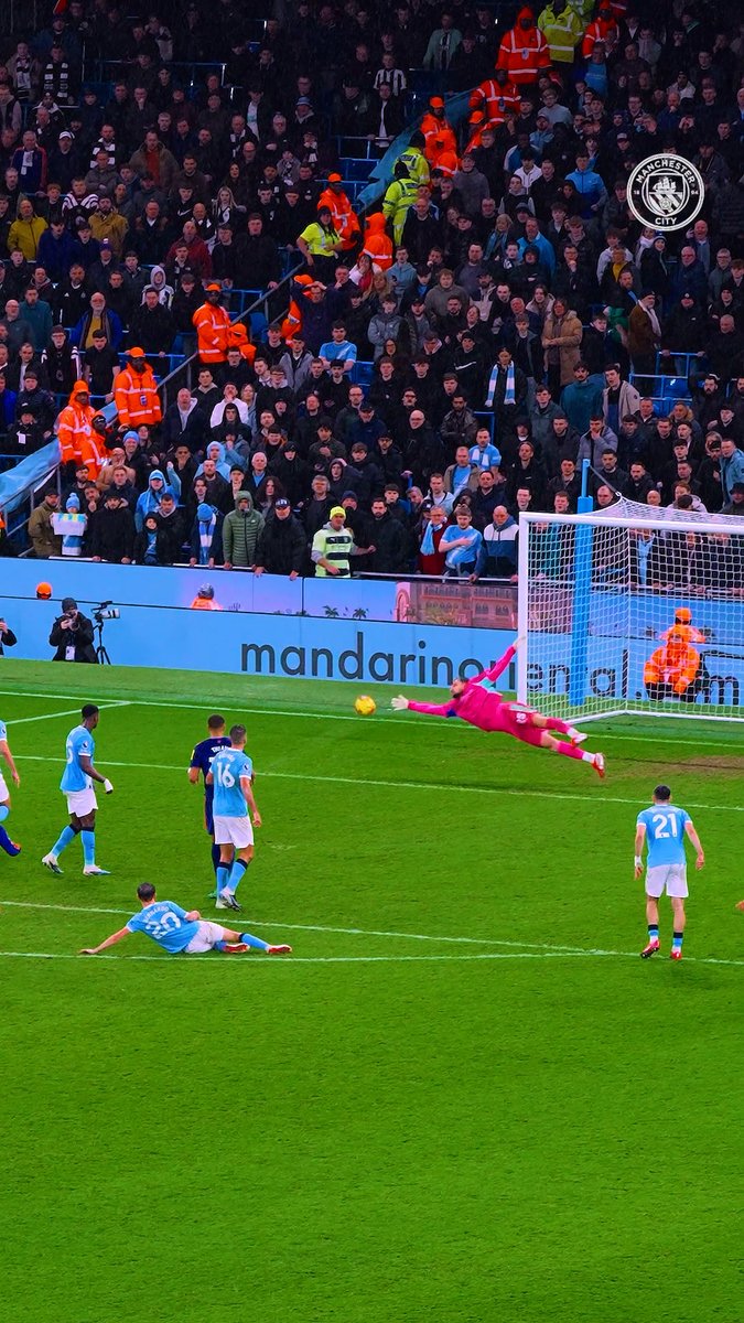 Gianluigi Donnarumma in the 94th minute. ⛔️