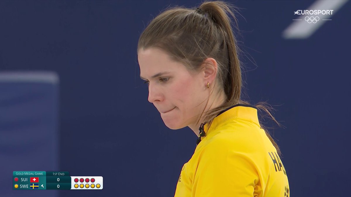 Fair play 🤝 Lag Hasselborg råkar röra en av stenarna med borsten och berättar det för Schweiz som låter stenen ligga kvar. 📲 Streama hela OS i Milano Cortina 2026 på HBO Max och se det bästa på Eurosport 1.