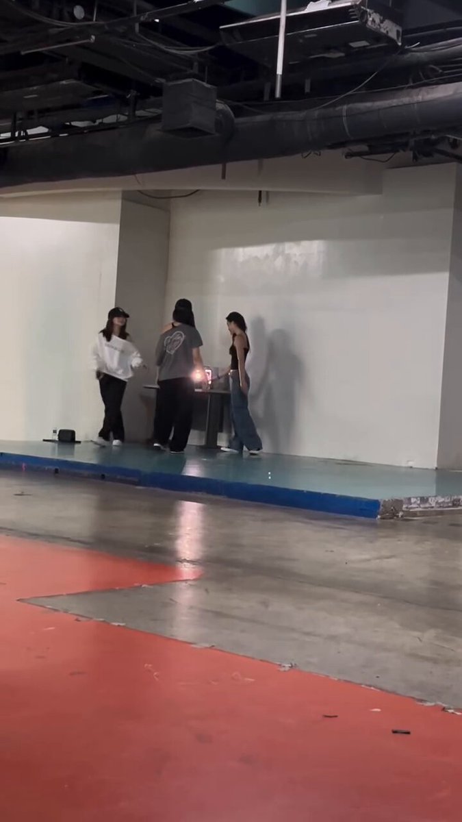 bat naman parang may gigil yung steps nyo? hahaha #KaiRain