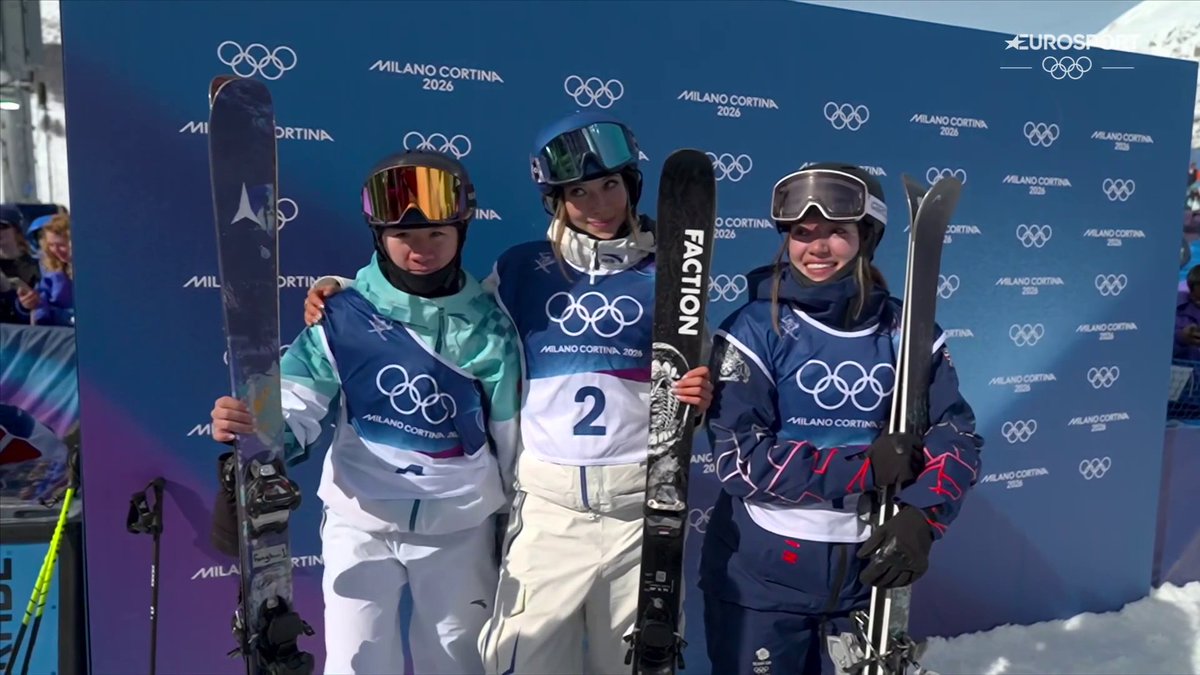 Eileen Gu nel momento in cui scopre di aver vinto il suo primo oro a Milano-Cortina, il terzo olimpico in carriera!