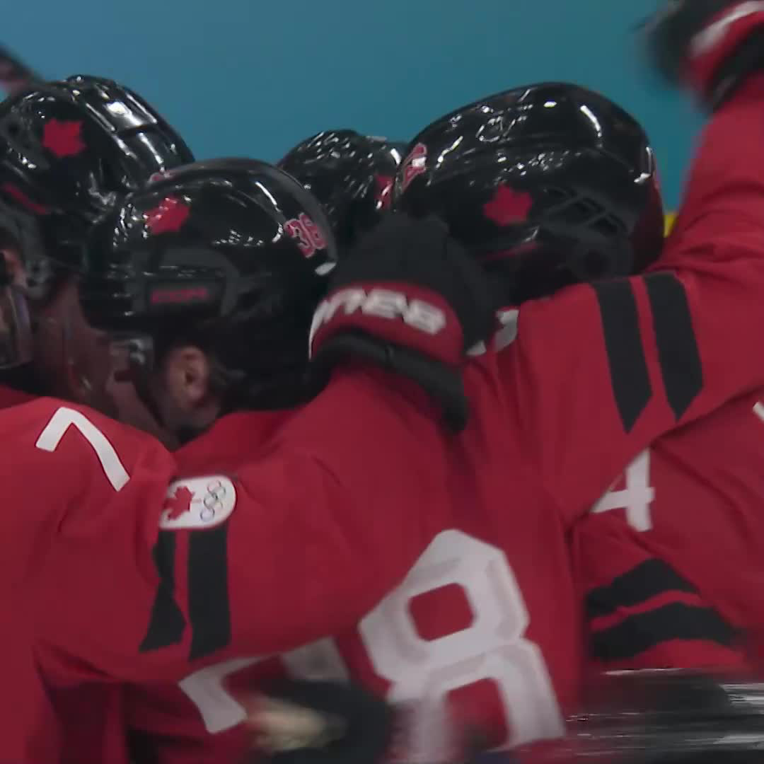 CALE MAKAR FOR CANADA. ALL TIED UP IN THE GOLD MEDAL GAME. 🚨