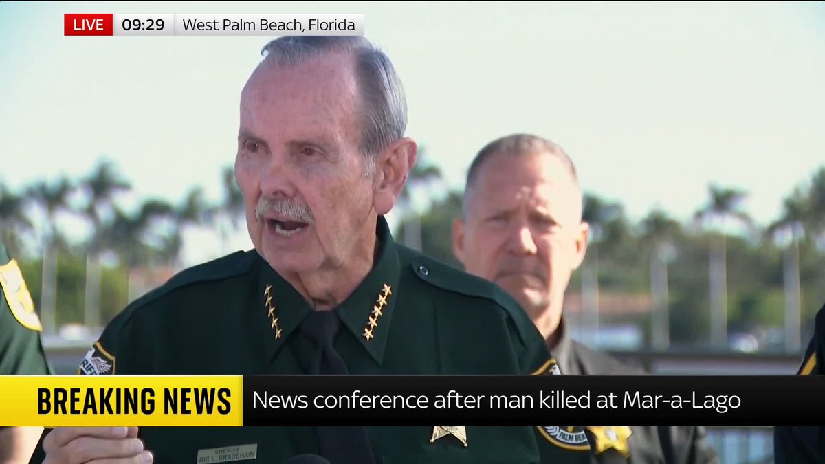 The Secret Service, FBI and Palm Beach County Sheriff's Office have started their news conference on last night's incident. Sheriff Ric Bradshaw describes how the suspect raised his shotgun to shooting position before agents killed him. 📺 Sky 501