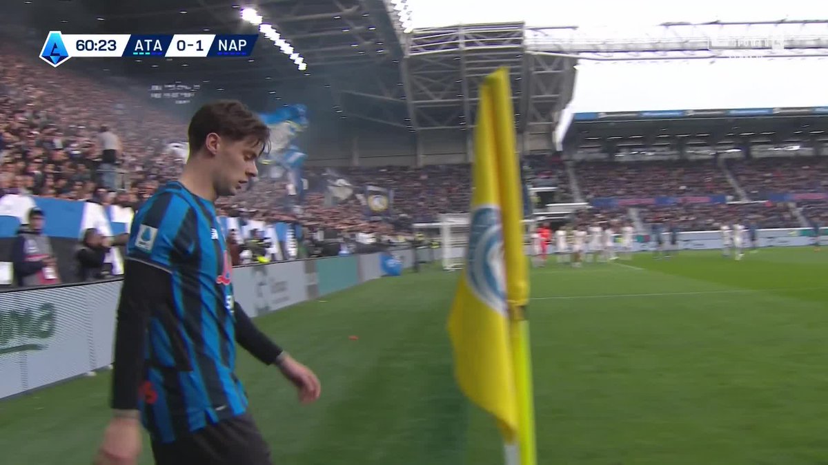 𝐀𝐒𝐘𝐒𝐓𝐀 𝐙𝐀𝐋𝐄𝐖𝐒𝐊𝐈𝐄𝐆𝐎! 🇵🇱🔥 Nicola Zalewski idealnie dorzucił z rzutu rożnego 🎯, Atalanta BC doprowadza do remisu w starciu z SSC Napoli! ⚽🔥 #włoskarobota