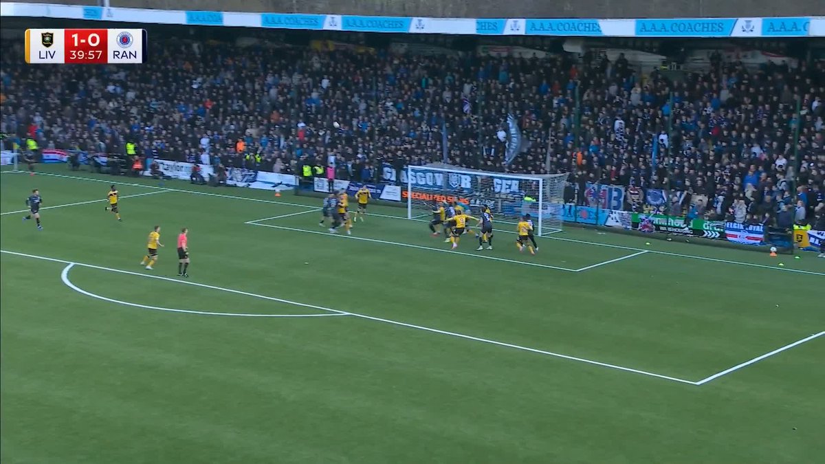 🎙️”They are causing carnage with their set-plays” A scramble in the Livi box but Rangers can’t find a way through ⤵️