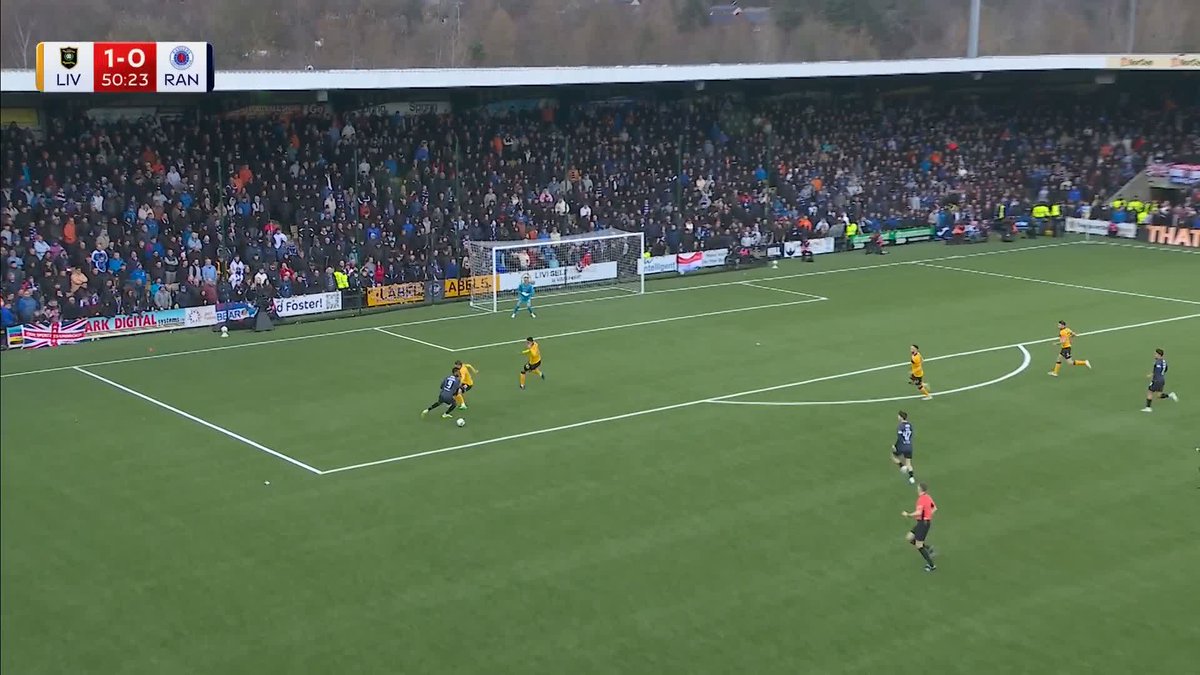 🎙️ “Another top drawer save by Prior” The Livi goalkeeper with another fantastic save to deny Rangers an equaliser ⤵️