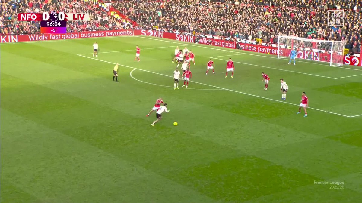 Nos ha tocado esperar más de 90 minutos para verlo, y no todos han sido bonitos, pero qué emocionante ha sido el final y qué gol tan importante para el Liverpool este de Mac Allister en Nottingham. ¡Un placer contarlo en DAZN España!