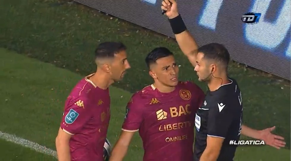 "Mariano le rogó por la segunda amarilla y Keylor no quiso complacerlo ", el análisis arbitral de Pedro Navarro revela que se perdonaron rojas, que Salazar no tuvo que ser tarjeta