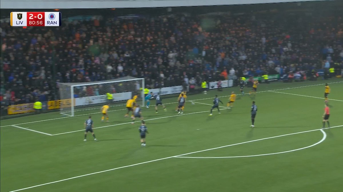 🚀 “Rangers are back in the game” Emmanuel Fernandez has pulled one back for Rangers and it’s a screamer ⤵️