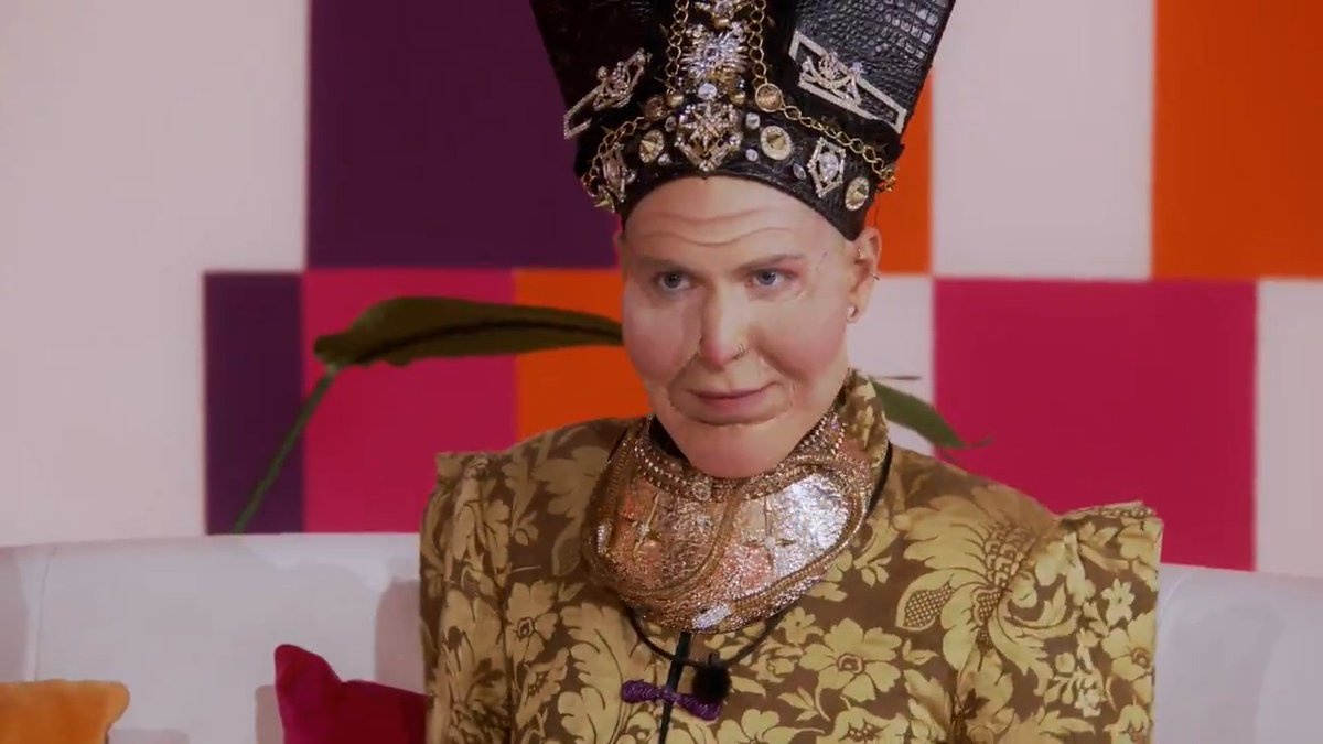 WWTPD: What would The Pope do? 🧎🏻‍♀️ Watch the Snatch Game of Love Island on the #DragRace YouTube channel! 👉