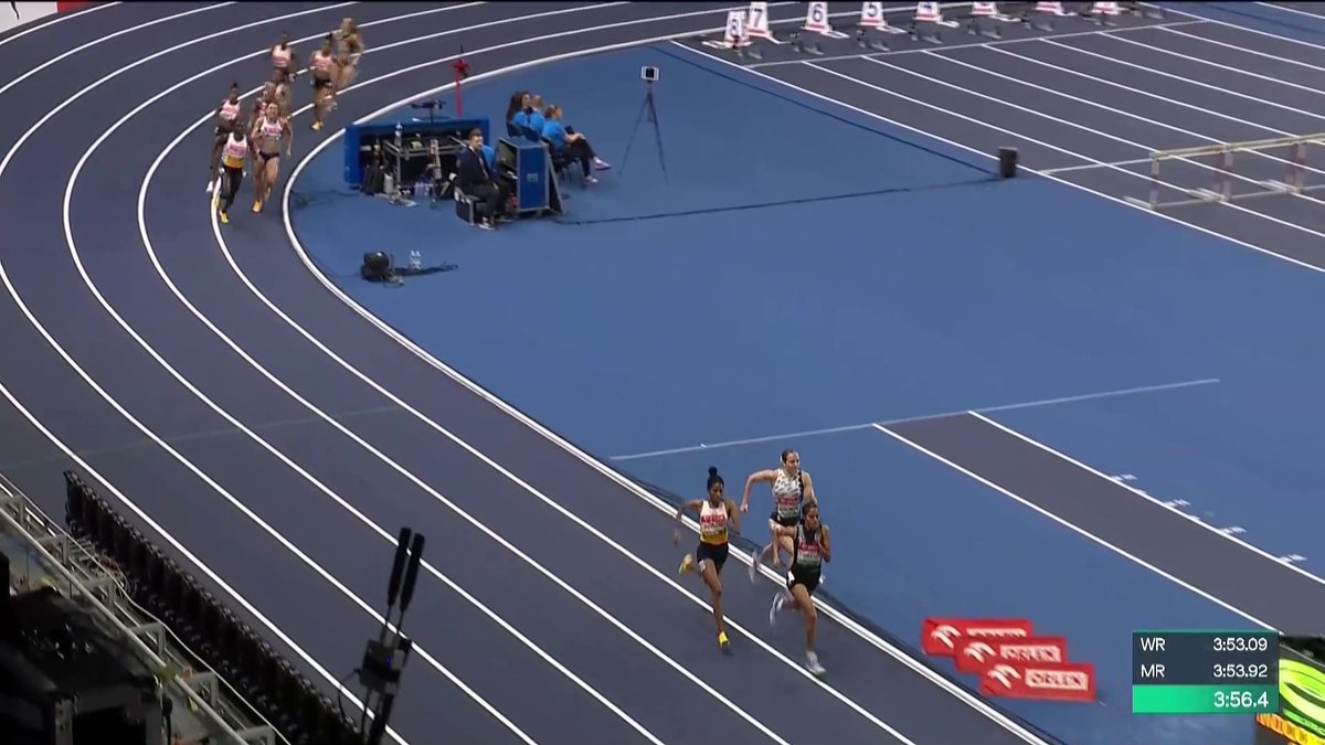 Agathe Guillemot bat le record de France du 1500 m en salle à Torun : victoire en 4'00"64 ! Suivez le meeting de Torun en direct sur L'Équipe live #lequipeATHLE
