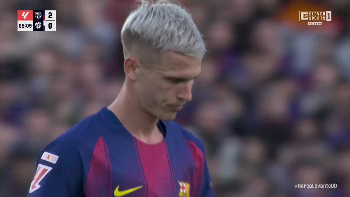 Robert Lewandowski po zmianie w 66. minucie meczu FC Barcelony z Levante. #lazabawa