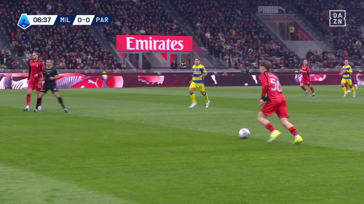 La sortie totalement pas maîtrisée du gardien de Parma qui a foncé en plein sur Loftus-Cheek ! Résultats : sortie sur civière + dents cassées + faute DE… Loftus-Cheek 🙂🙂