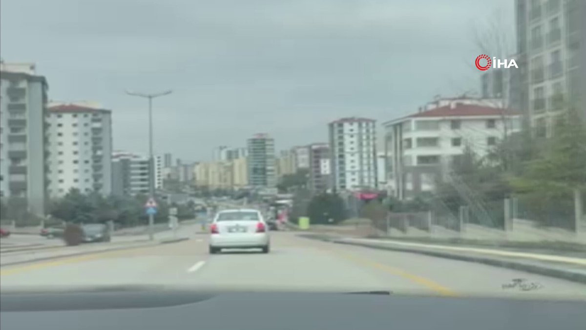 Ankara’da sürücü kursu eğitmeni tartıştığı kişiyi kaput üzerinde kilometrelerce sürükledi