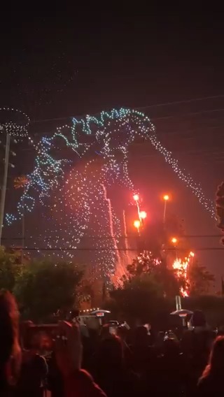 A record-breaking drone show lit up the night sky in Los Angeles with a spectacular 500-foot Godzilla. The display used 3,000 drones and pyrotechnics to set a new Guinness World Record