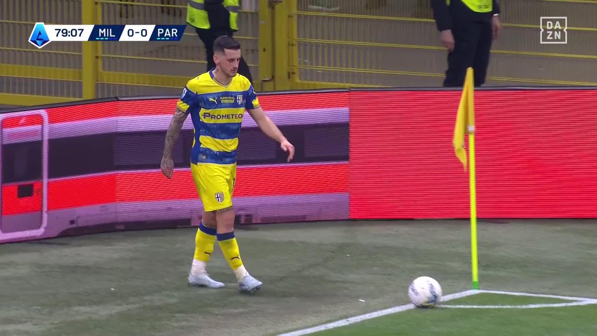 L'AC Milan a perdu à domicile contre Parme après ce but accordé suite à 𝟱 𝗠𝗜𝗡𝗨𝗧𝗘𝗦 𝗗𝗘 𝗩𝗔𝗥 ! 🥶🥶 Vous l'auriez validé vous ? (DAZN France)