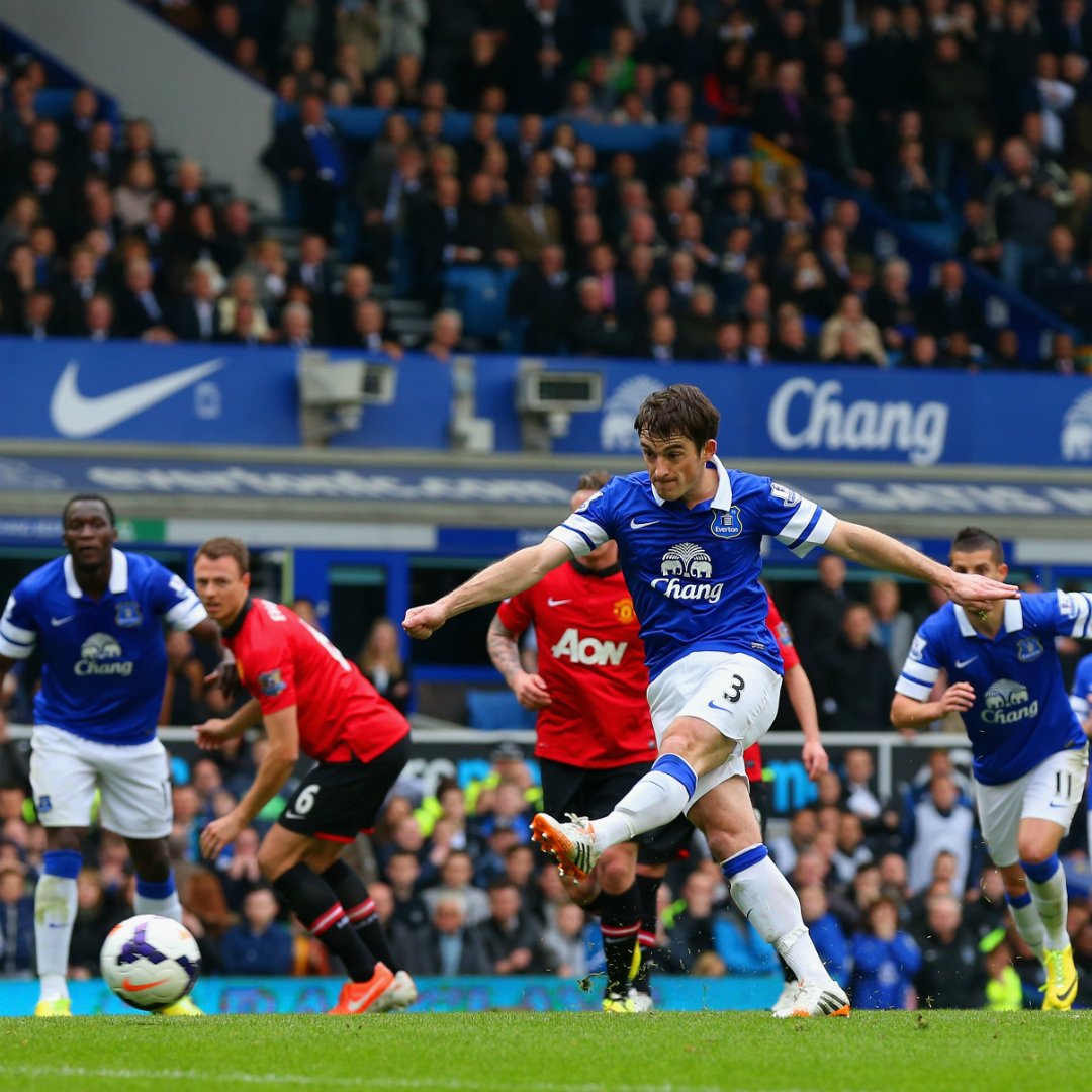 It's April 2014 and Everton beat Manchester United 2-0 at Goodison Park 🔵⚽️ Leighton Baines hammered home a penalty straight down the middle before Kevin Mirallas added a second. David Moyes was sacked as Red Devils manager two days later.