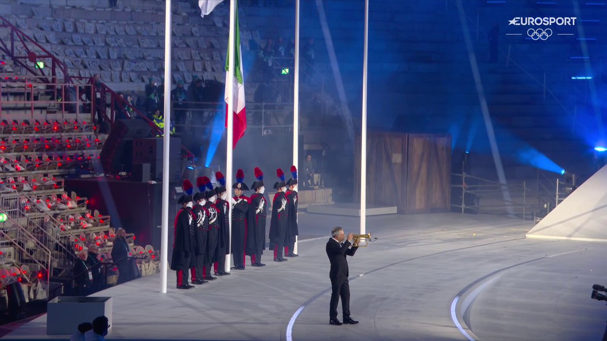 L’ingresso dei medagliati azzurri alle Olimpiadi