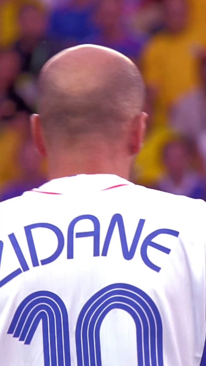 Una clase de fútbol, a cargo del profesor Zidane. 👨‍🏫 #CopaMundialFIFA