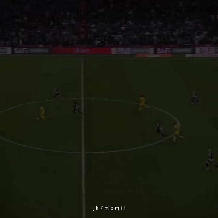 Şu müdahaleye hırsa falan bak aq allah çarpsın insan değil ya
