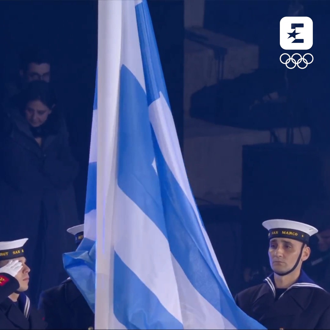 Η έπαρση της ελληνικής σημαίας και ο εθνικός μας ύμνος στην τελετή λήξης του #MilanoCortina2026 🇬🇷 #ClosingCeremony | #HomeOfTheOlympics | #Olympics | #WinterOlympics