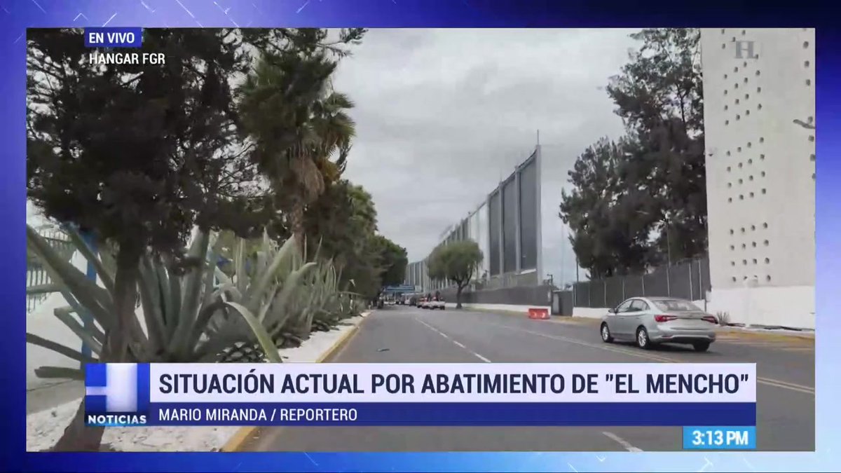 Los restos de Nemesio Oseguera "El Mencho" salieron del hangar militar, en la Ciudad de México, siendo escoltados por varias camionetas de la Guardia Nacional.