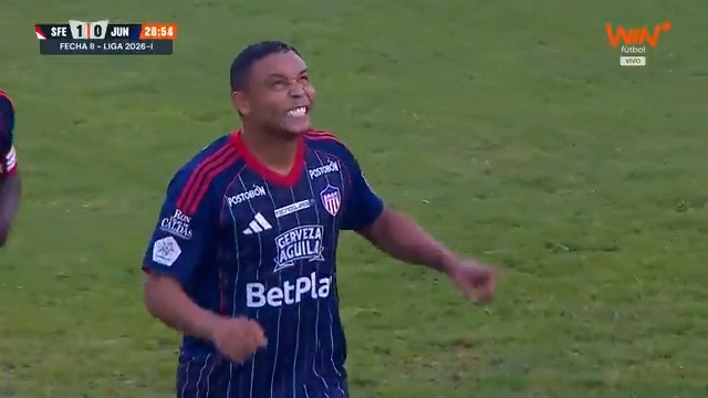 🦈⚽🔥¡Luis Fernando Muriel un especialista y cambió el penal por gol para empatar el duelo entre Junior y Santa Fe! #LALIGAxWIN