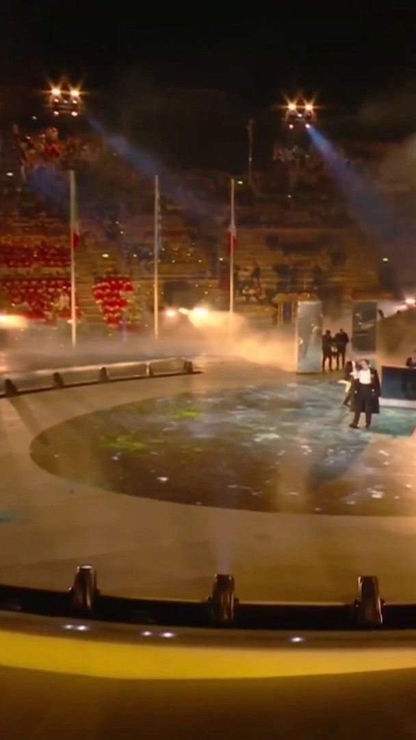 A beautiful performance from Achille Lauro brings the Milano Cortina 2026 closing ceremony to to an end ❤️