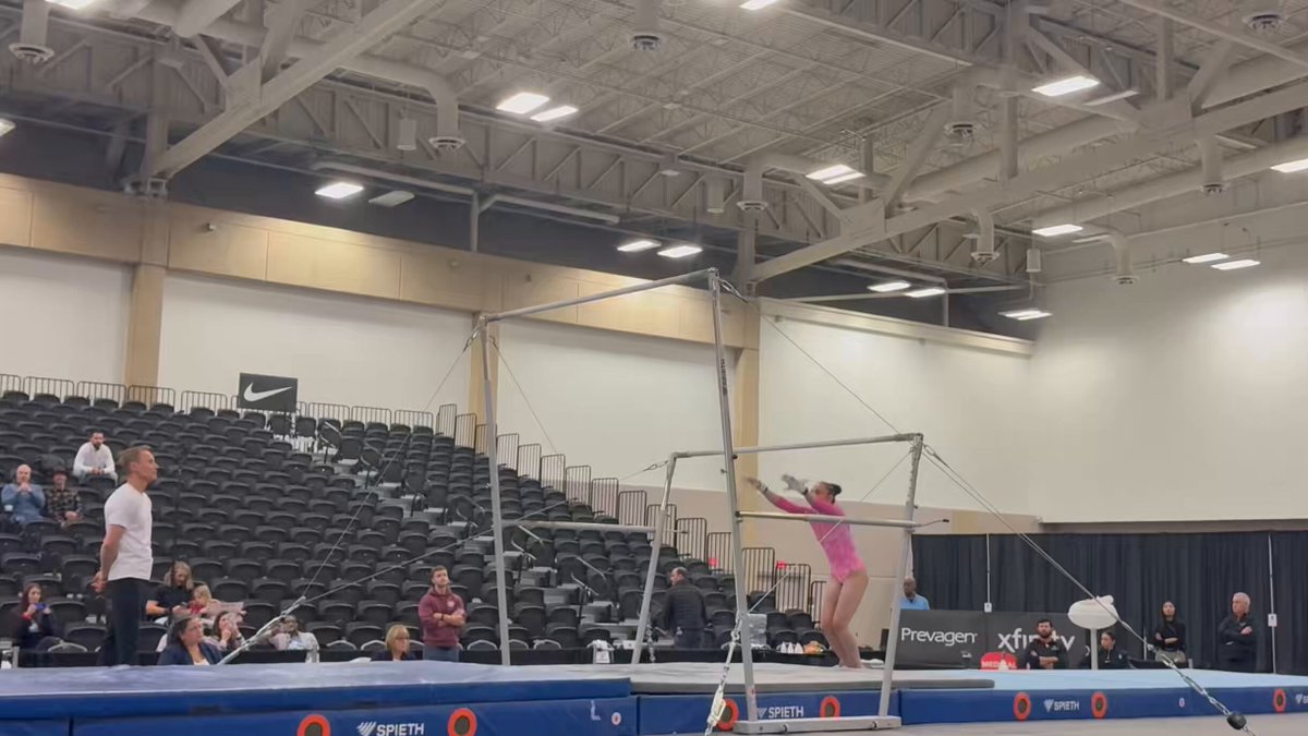 another 14+ routine for Hezly Rivera 👏 She scores a 14.300 on Bars at #WinterCup!