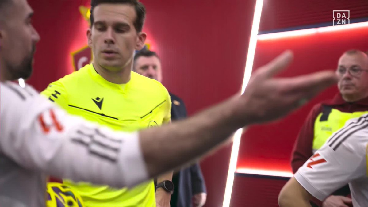 📹 IMAGEN DAZN La charla del árbitro con Carvajal y Courtois tras el penalti pitado contra el Real Madrid #ElPost