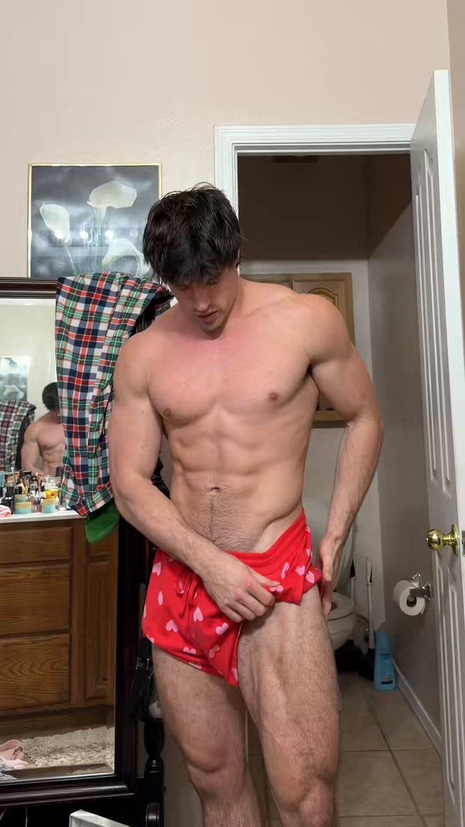You like my muscles ,mon ami?