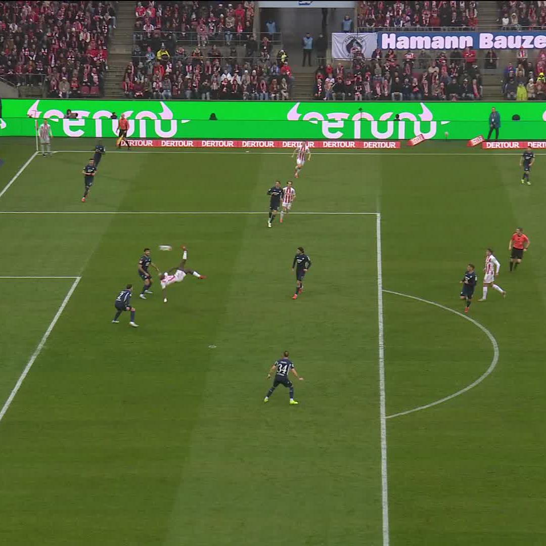 Hang it in the Louvre: ACHE TRAUM-FALLRÜCKZIEHER #bundesliga #daznmoment