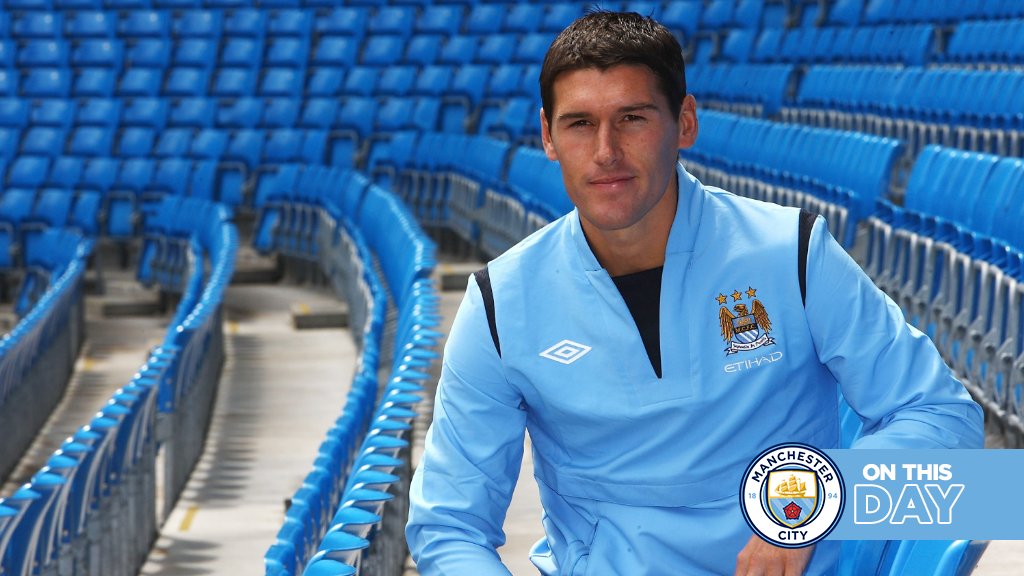 Happy 45th Birthday, Gareth Barry! 🥳