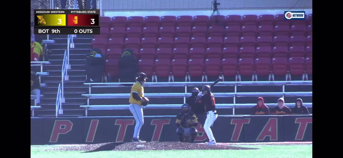 🚨WALK-OFF HOME RUN ALERT🚨 Landon Bruce sends one over the wall in right center and the No.10 Pitt State Baseball ⚾️ complete the sweep to go to 13-0! #D2Baseball