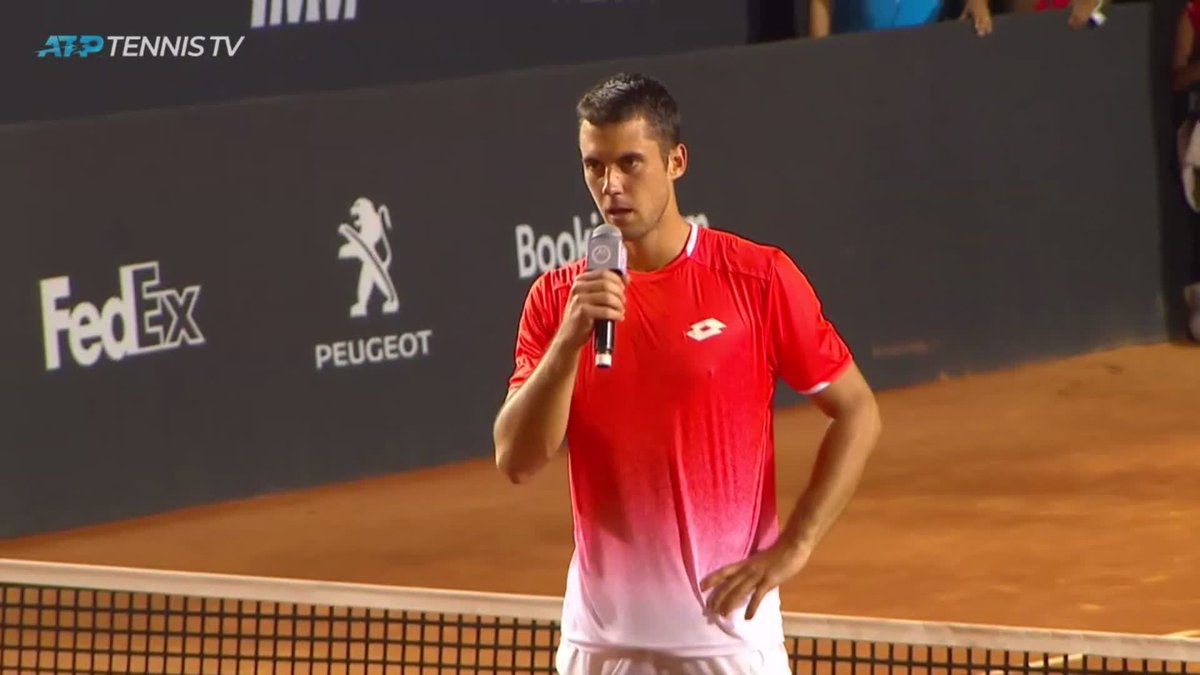 🇷🇸 "Je veux dédier ce trophée à mes parents. J'ai perdu ma mère il y a 7 ans et mon père il y a 2 mois. Grâce à eux, je suis qui je suis aujourd'hui et j'espère qu'ils me regardent. Le discours de Laslo Djere au tournoi de Rio 2019