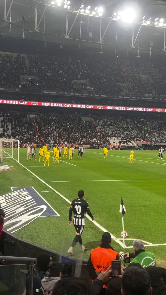 Kaptan Orkun Kökçü varken gözün arkada kalmıyor. Dünya yıldızımı o bizim 🌟