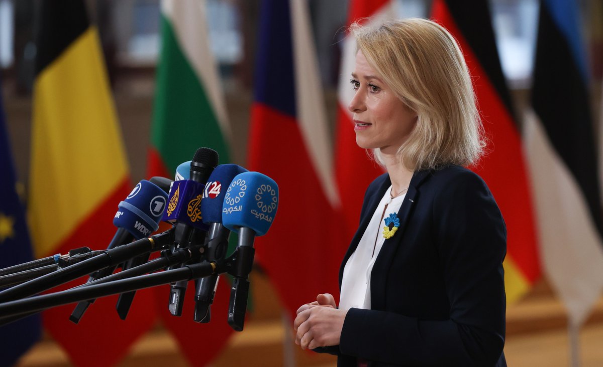 Four years into its war, Moscow has failed to achieve any of its strategic objectives. The pressure in the peace talks seems to be falling on Ukraine. But if we want this war to stop and any peace to last, we need to see concessions from Russia. It’s not Ukraine’s army that is the obstacle to peace, Russia’s army is. My doorstep ahead of today’s Foreign Affairs Council ↓