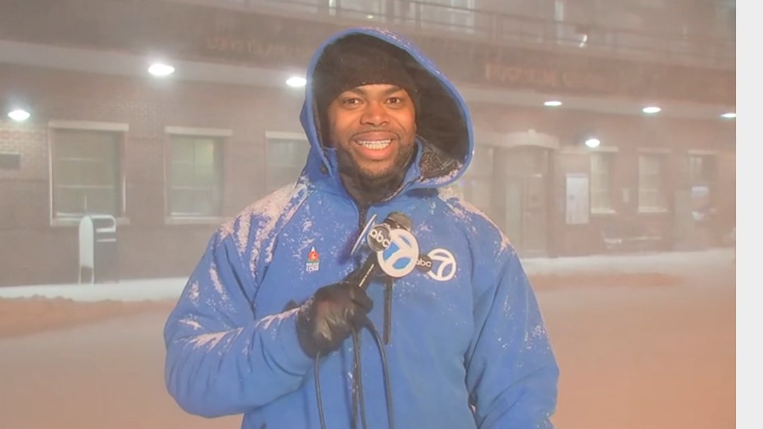 🧱🧱🧱 Stay indoors during the blizzard -- it's officially mad brick outside. "We're in the 'nah' phase of the brickmeter," Pedro Rivera explains. Tune into Eyewitness News or head to this link for live team coverage of the winter storm 👉️