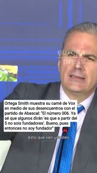 Ortega Smith muestra su carné de Vox en medio de sus desencuentros con el partido de Abascal: "El número 006. Ya sé que algunos dirán 'es que a partir del 5 no sois fundadores'. Bueno, pues entonces no soy fundador"